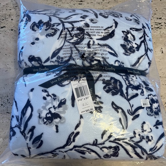 Vera Bradley Women's Oversized Fleece Plush Throw Blanket perennial misty surf - Picture 1 of 3